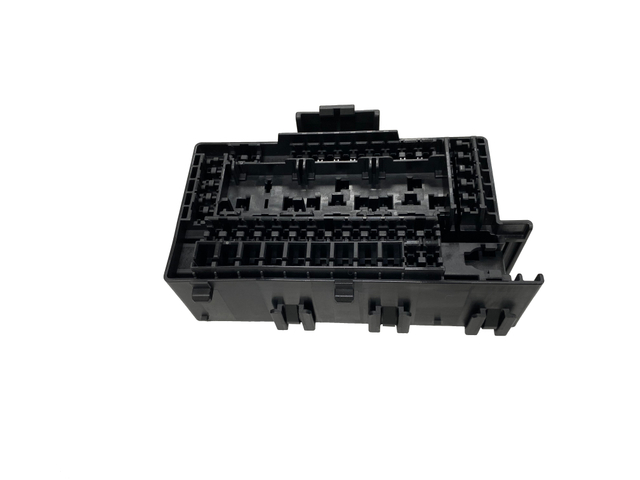 خدمات تزریق قطعات خودکار برای بدنه فیوز